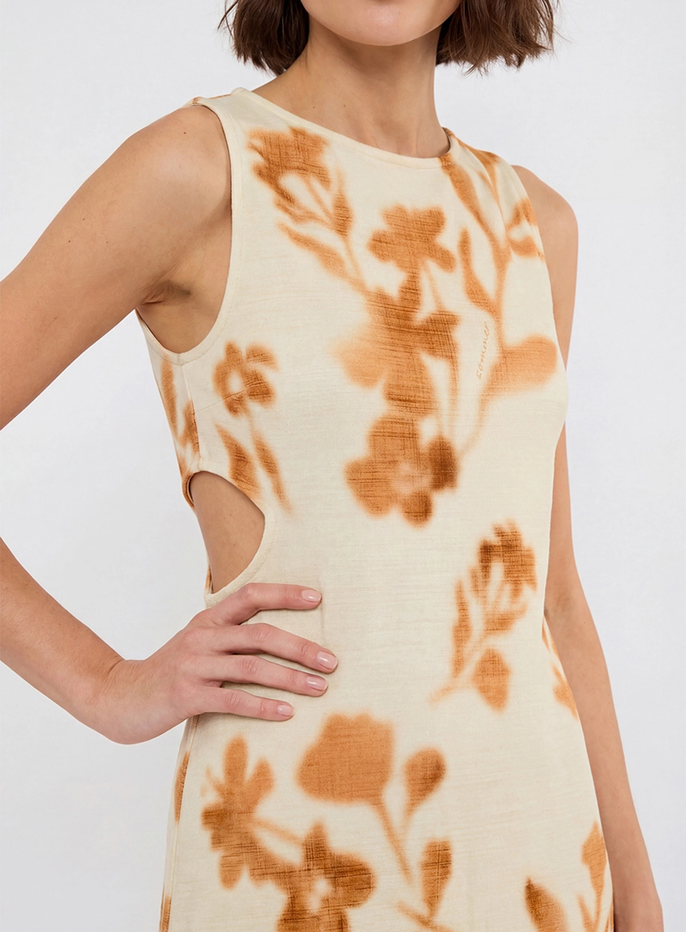Vestido Curto Slim - Flores Inverno Estampados 4