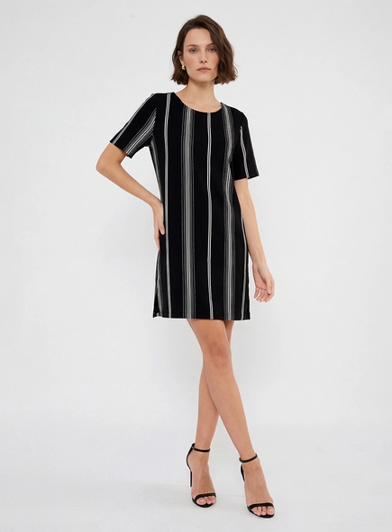 Vestido Curto Comfort Estampado
