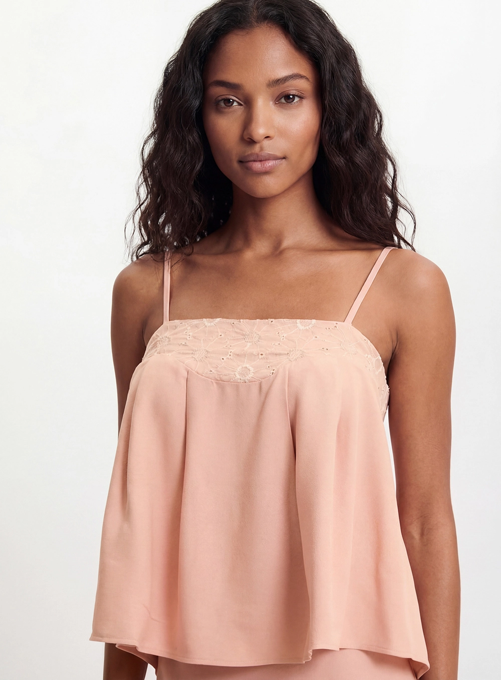 Blusa Comfort Detalhe Bordado Bege 4