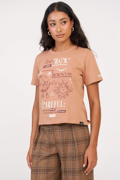 Camiseta Feminina Regular Estampada