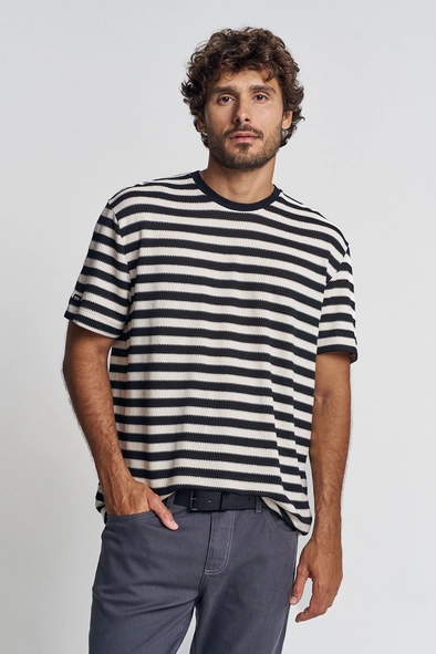 Camiseta Masculina Listrada Manga Curta