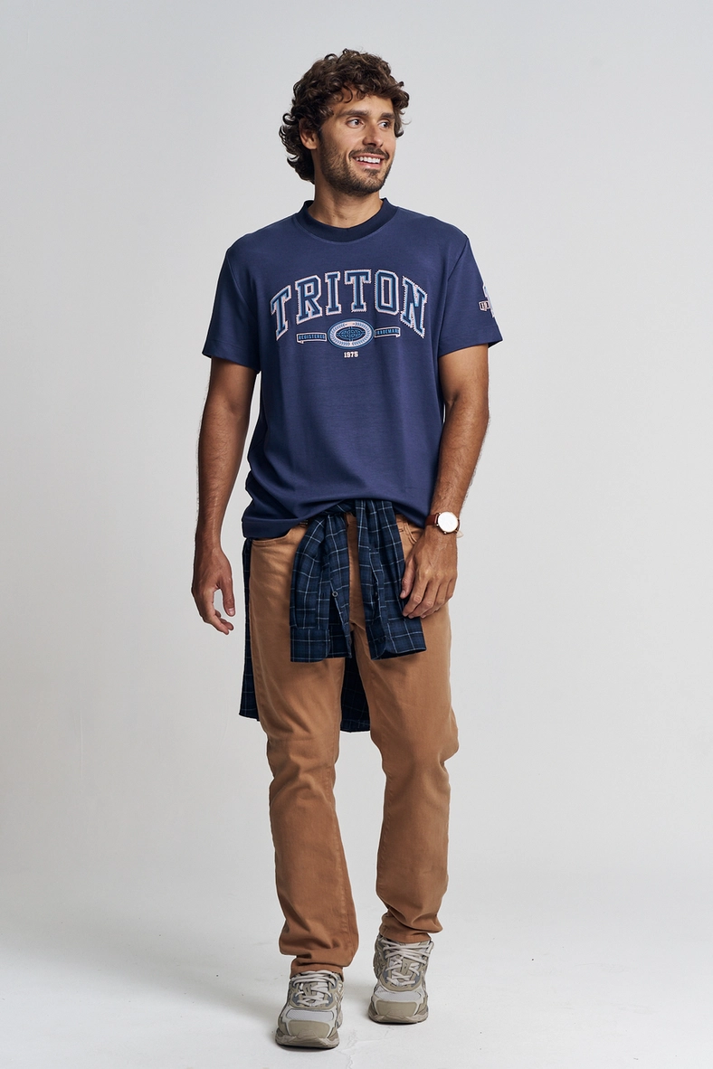 Camiseta Masculina Logo Bordado Manga Curta Azul 4
