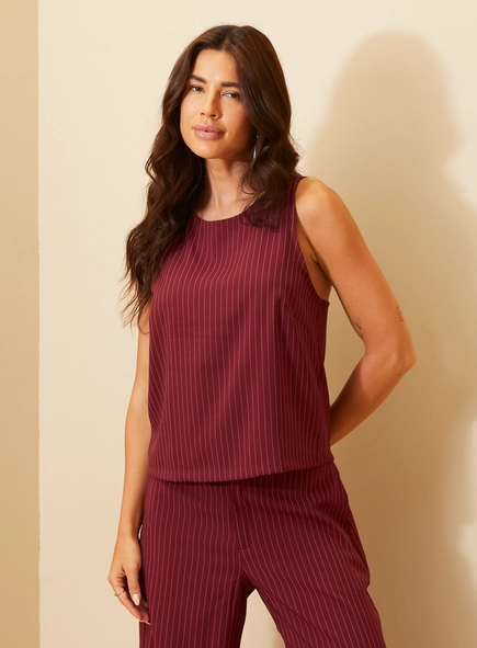 Blusa Feminina Risca De Giz Costas Vazadas