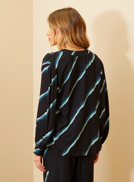 Blusa Feminina Estampada Decote V Manga Longa