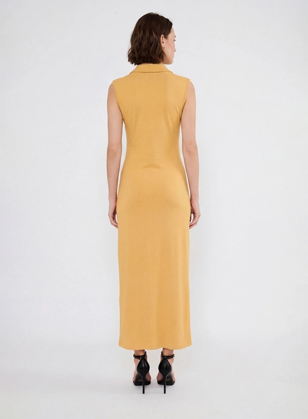 Vestido Midi Slim Com Gola
