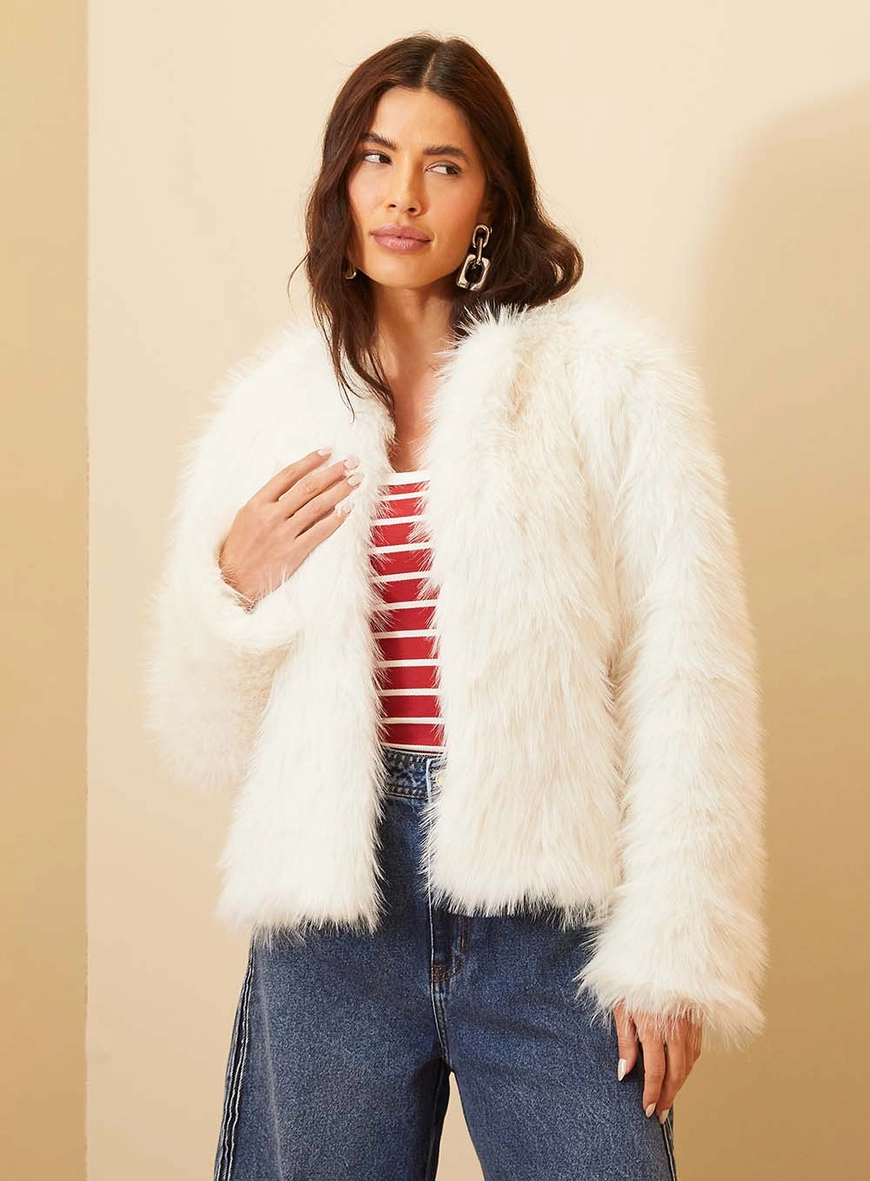 Casaco Feminino Pelo Sintético Com Textura