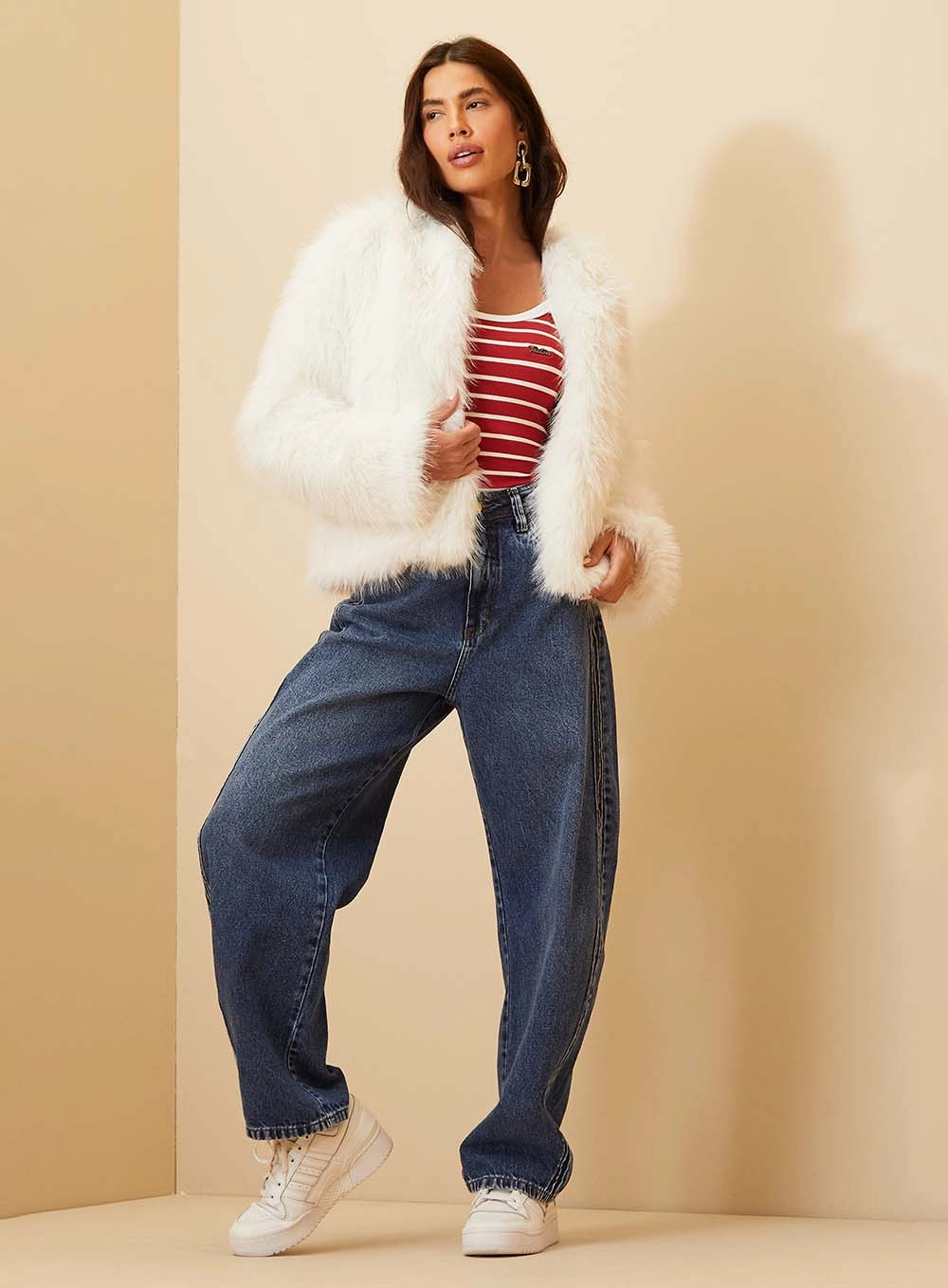 Casaco Feminino Pelo Sintético Com Textura Branco 4