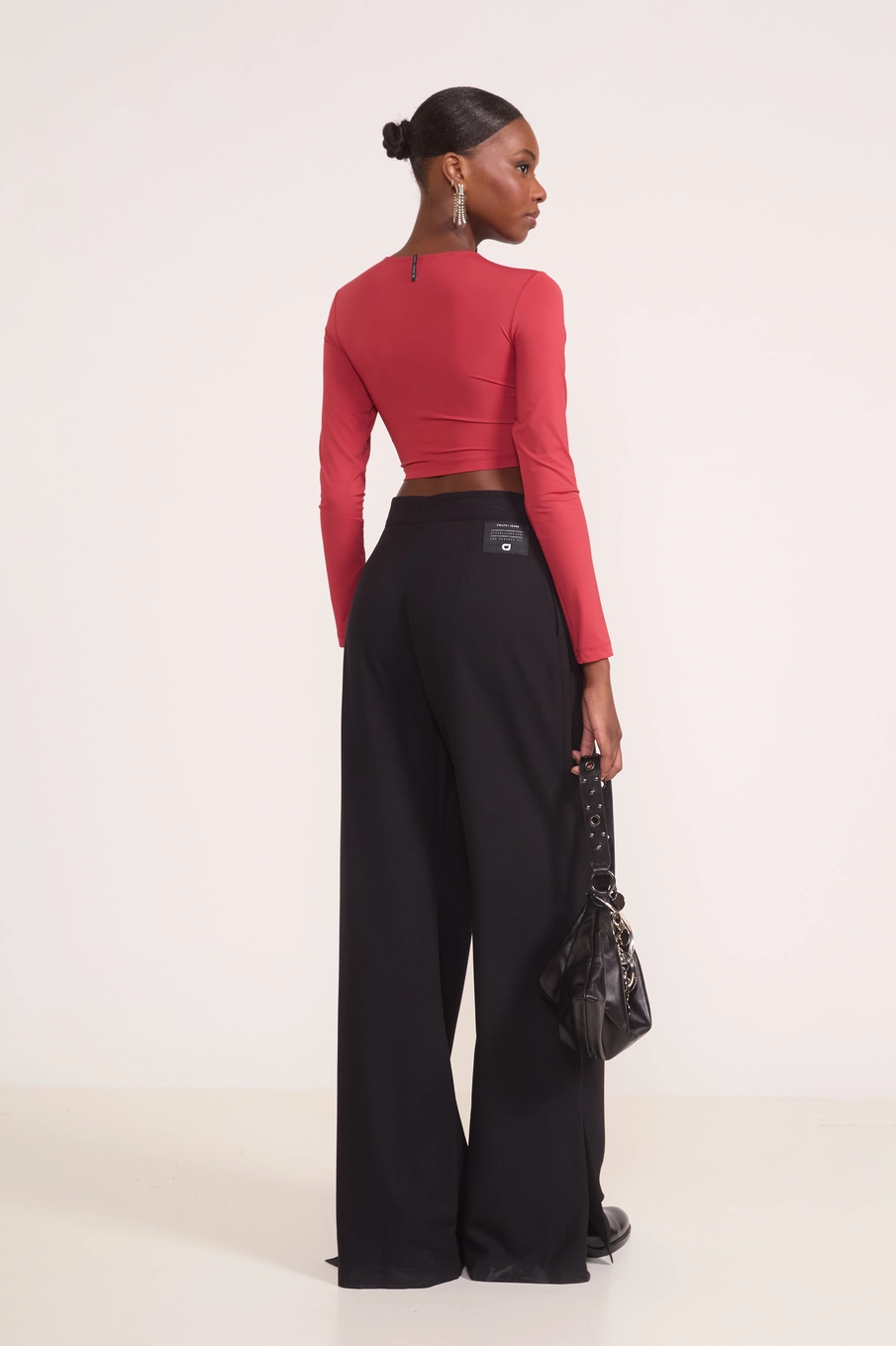 Blusa Cropped Manga Longa Com Nó Central Vermelho