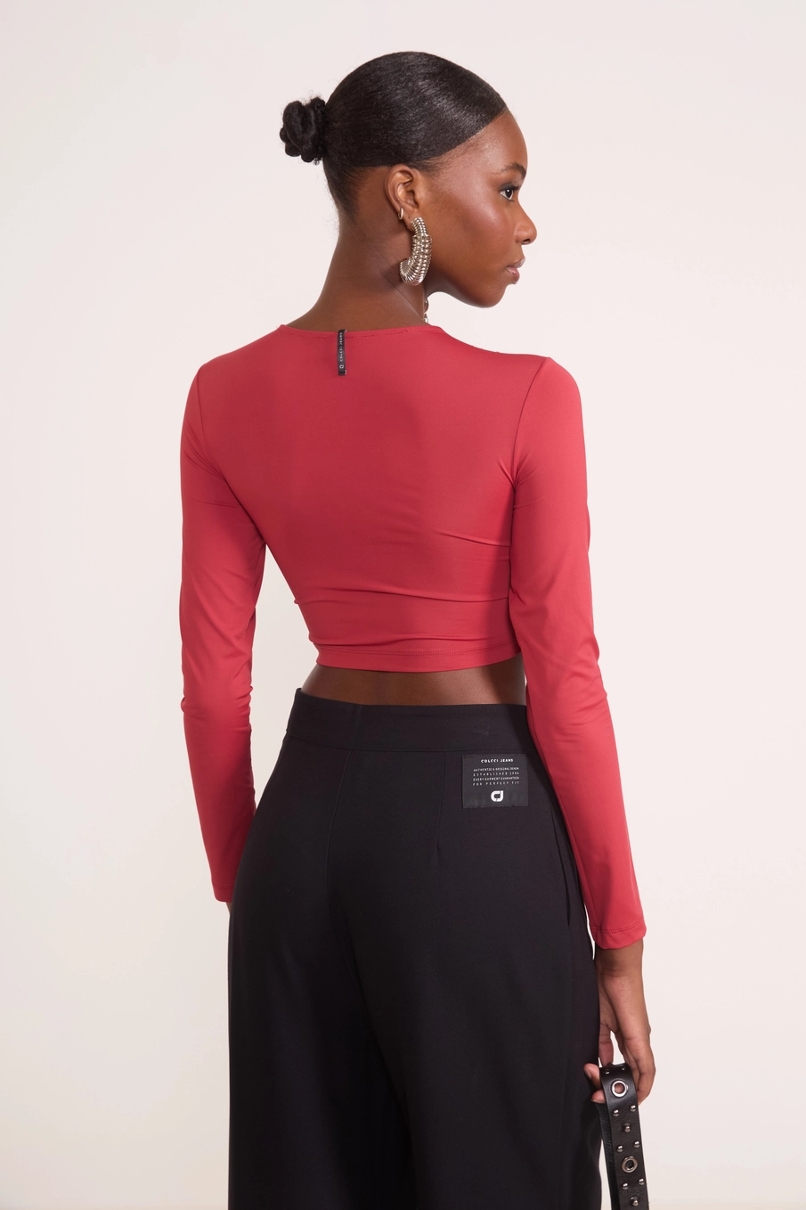 Blusa Cropped Manga Longa Com Nó Central Vermelho