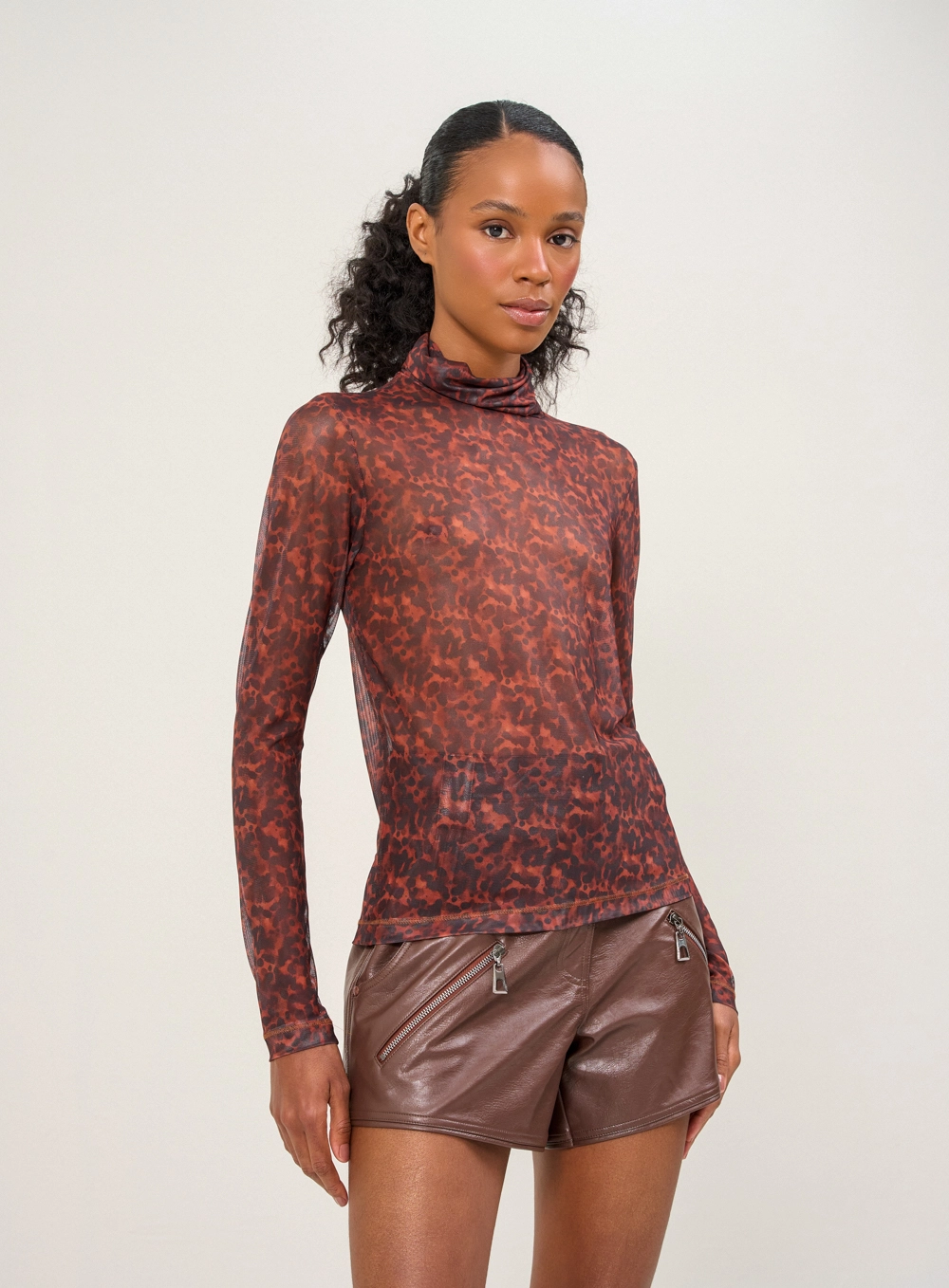 Blusa Feminina Gola Alta Com Estampa Estampados 1