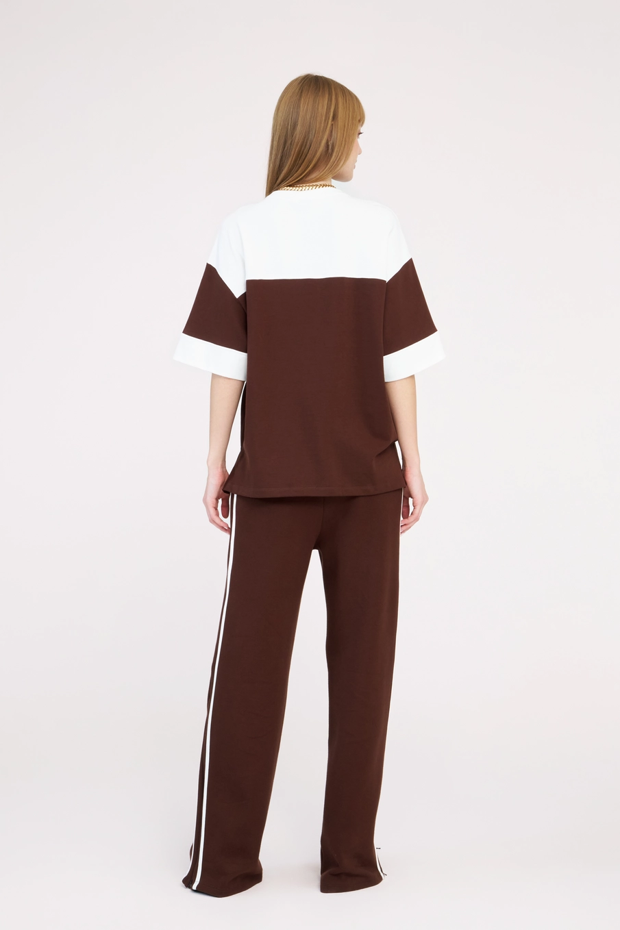 Camiseta Feminina Oversized Com Estampa Marrom 4