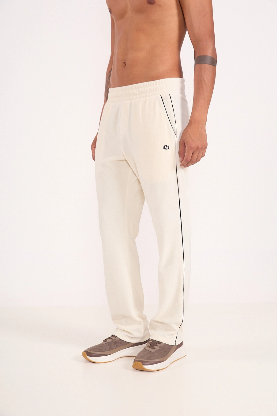 Calça De Moletom Reta Com Detalhe Lateral Off Shell
