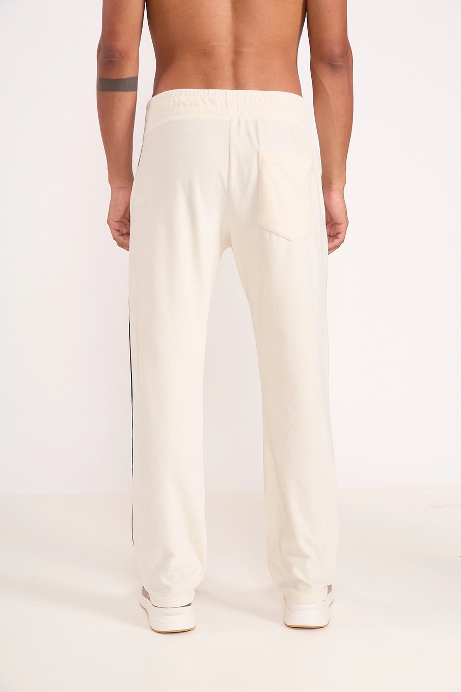 Calça De Moletom Reta Com Detalhe Lateral Off Shell
