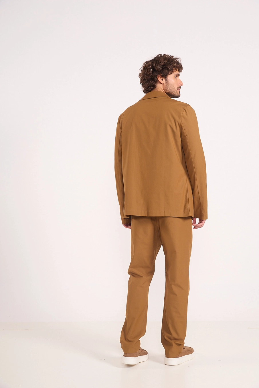 Calça Masculina Reta Em Alfaiataria Marrom