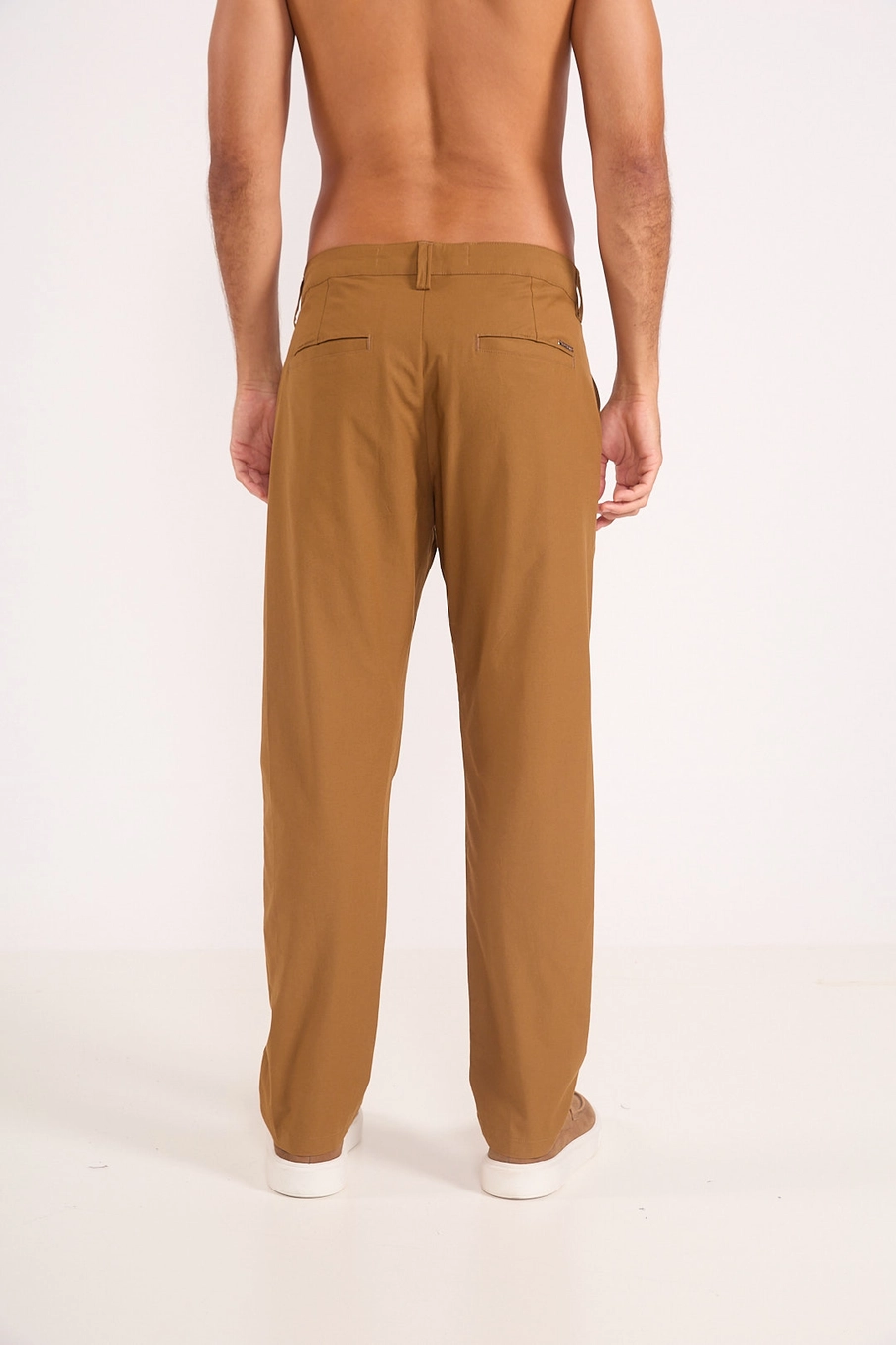 Calça Masculina Reta Em Alfaiataria Marrom