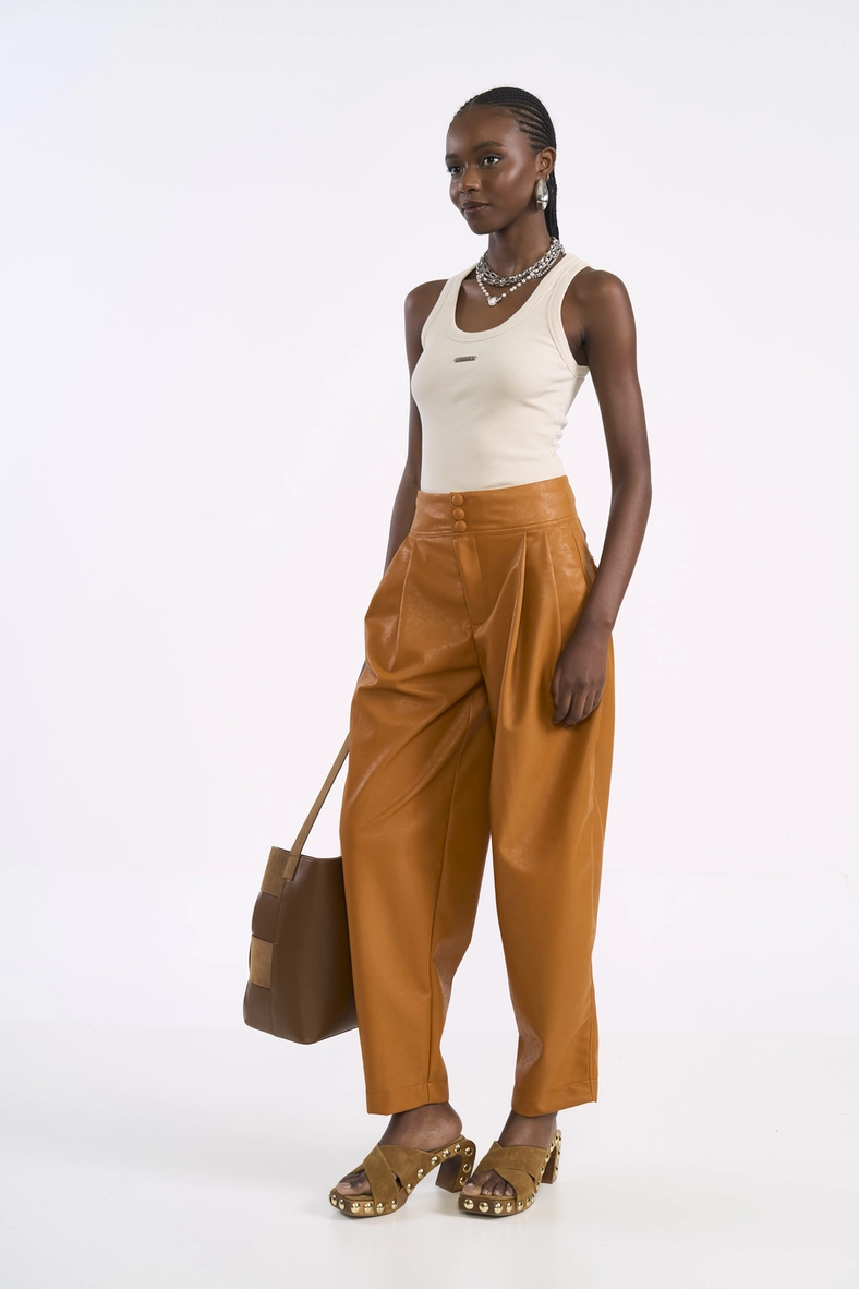 Calça Barril Em Pu