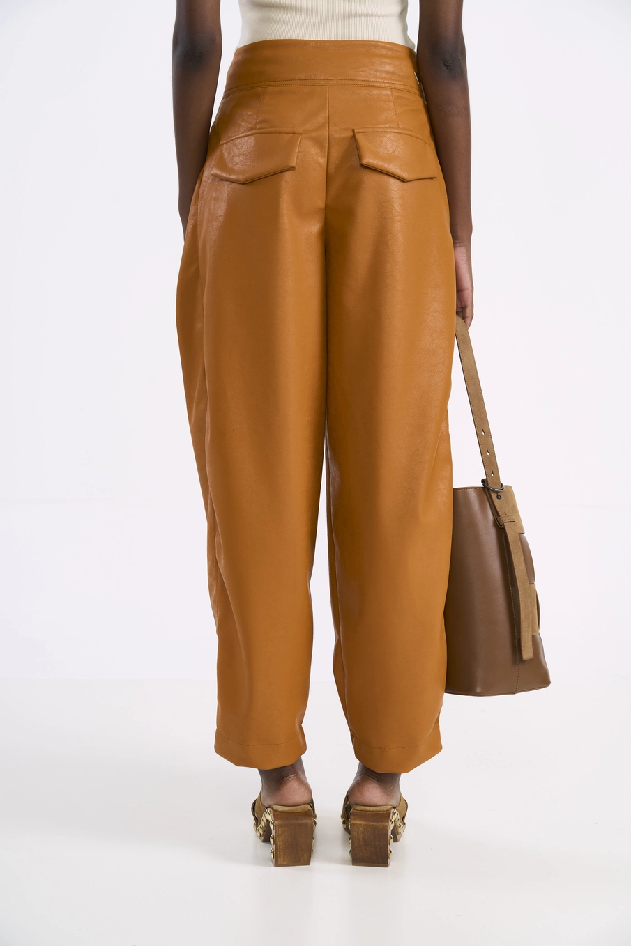 Calça Barril Em Pu Amarelo Pumpkin