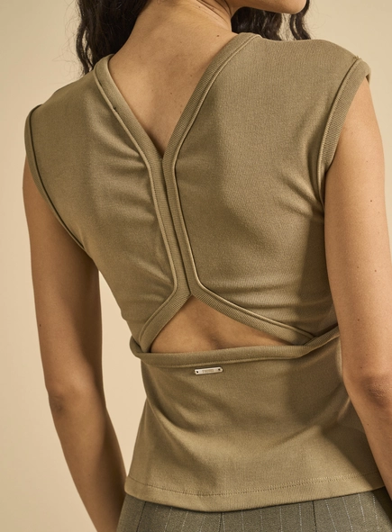 Blusa Canelada Com Recorte Costas