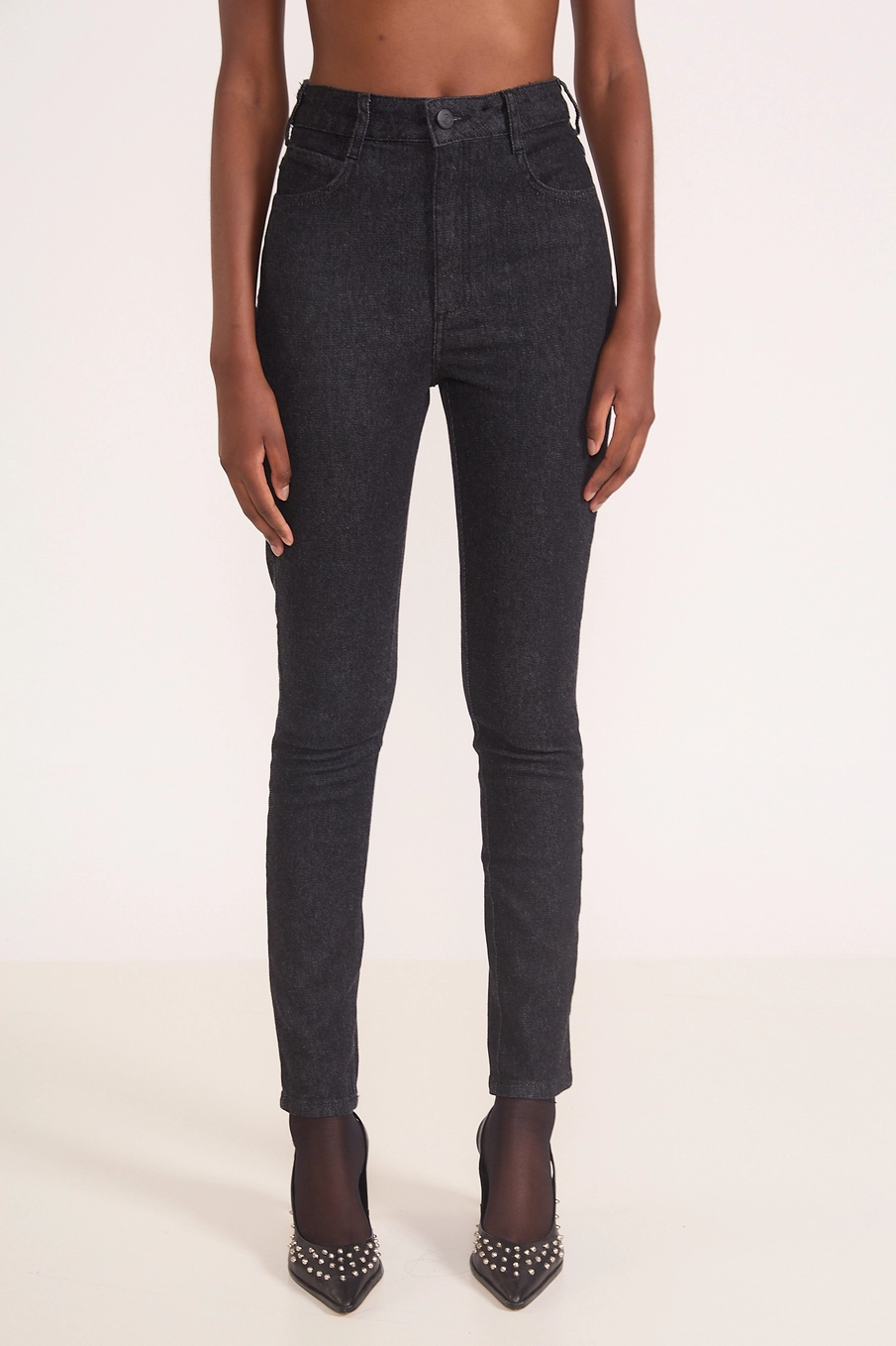 Calça Jeans Skinny Cintura Alta Bruna Indigo Preto