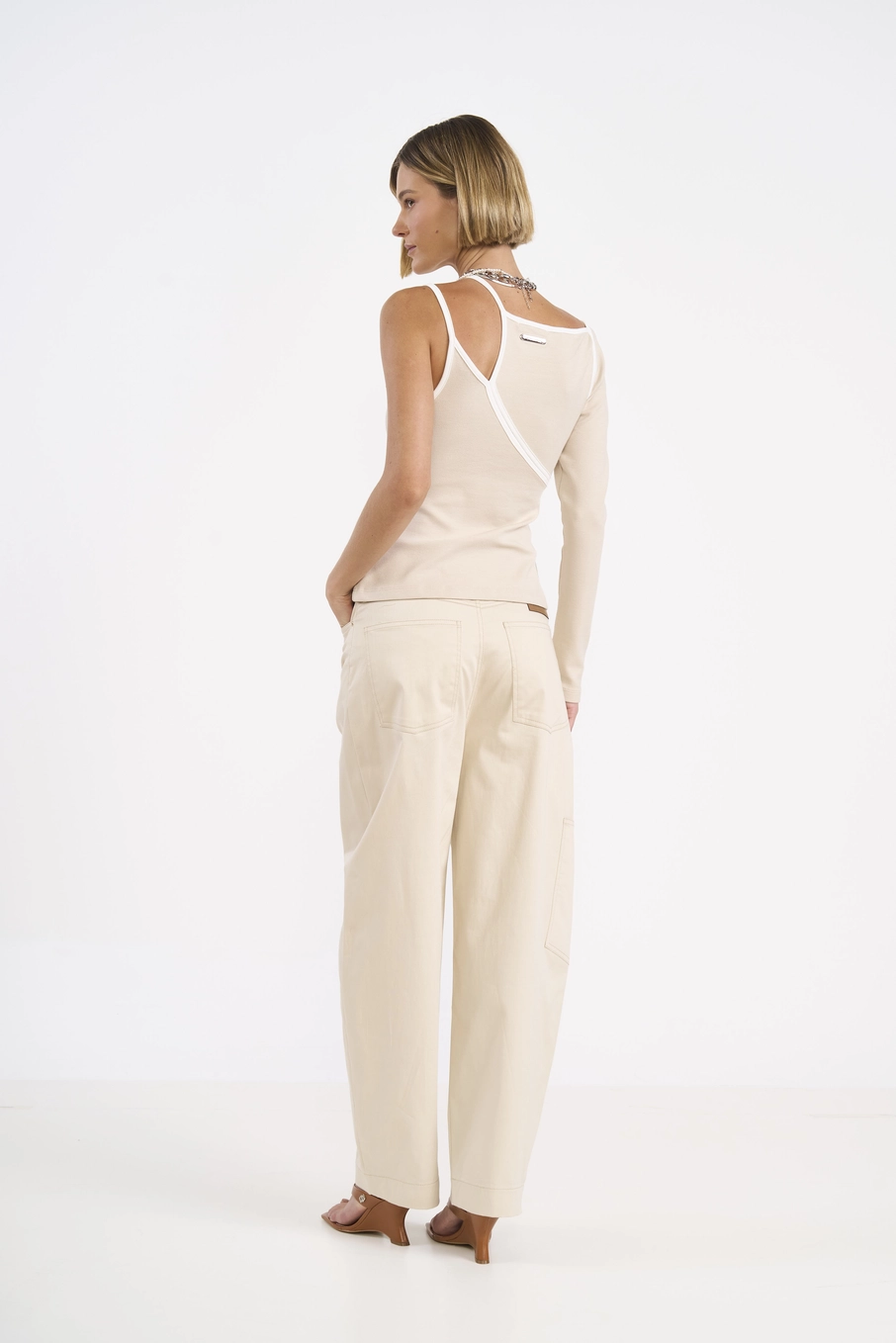 Calça Em Sarja Barril Fit Moderno Bege