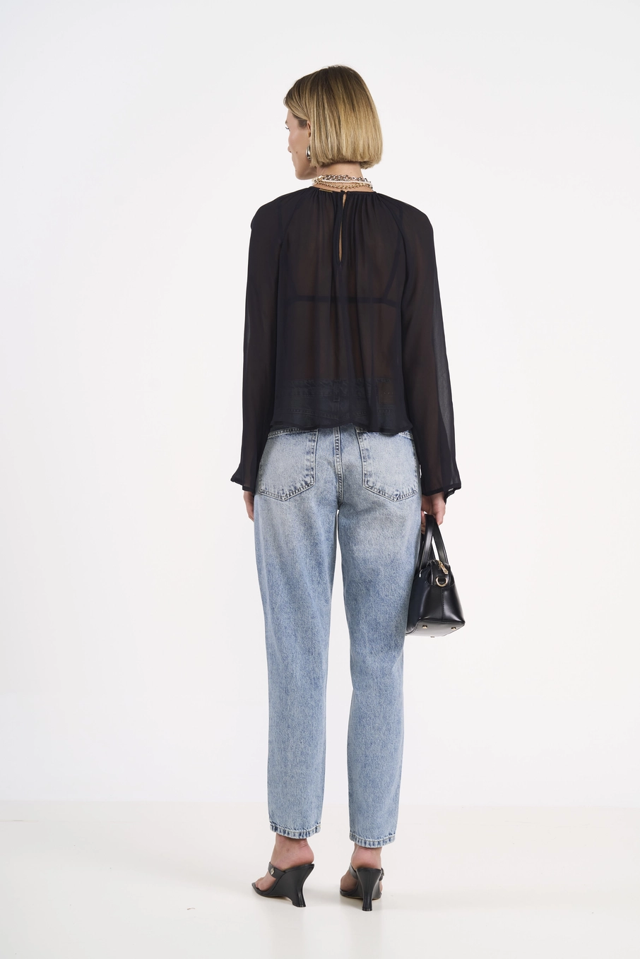 Calça Jeans Bruna Reta Com Bordado Manual Índigo