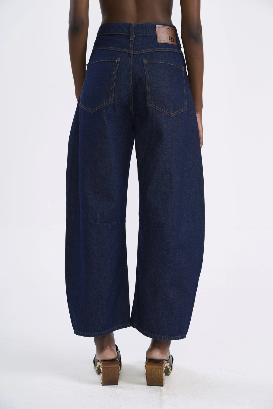Calça Jeans Barril Com Barra Ampla Índigo