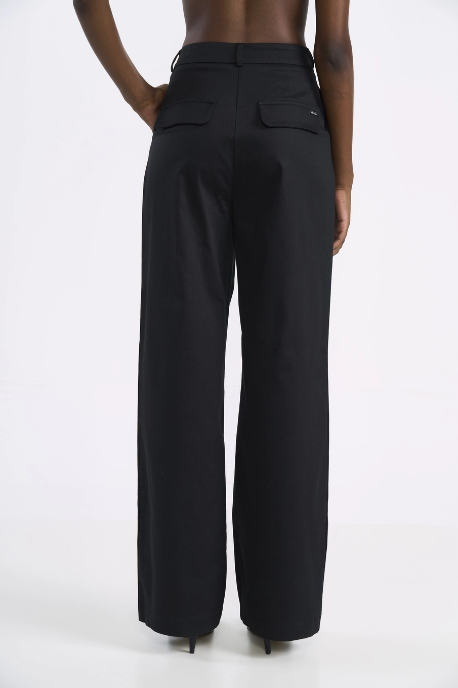 Calça Alfaiataria Reta Preto