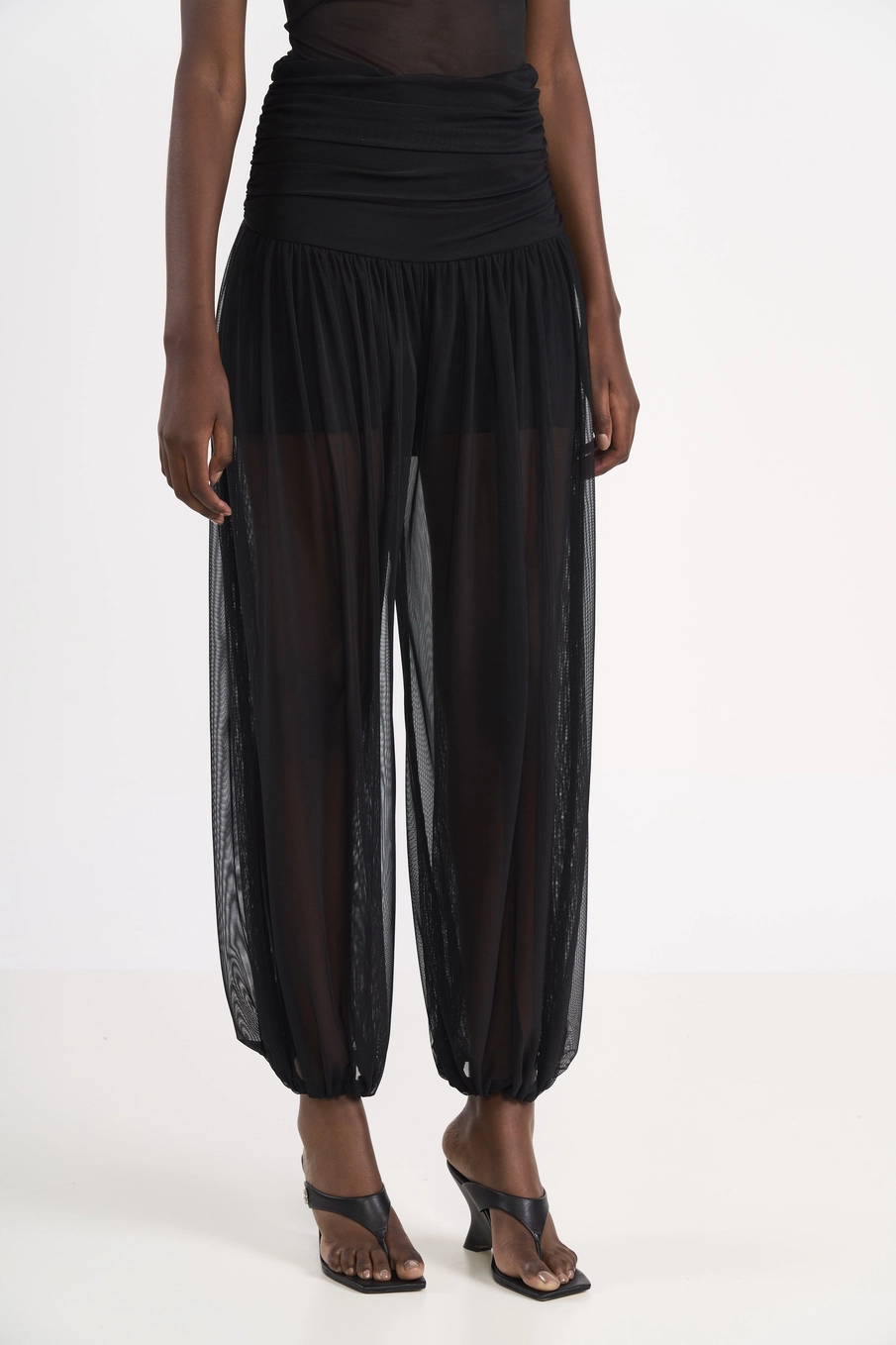 Calça Aladim Em Tule Com Transparência Preto