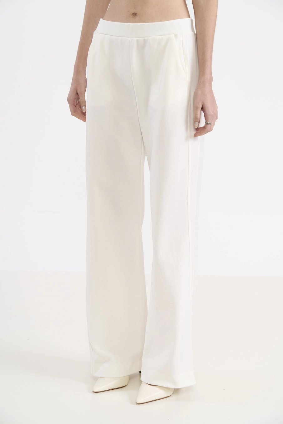 Calça Wide Leg Em Malha Tecnológica Off Shell