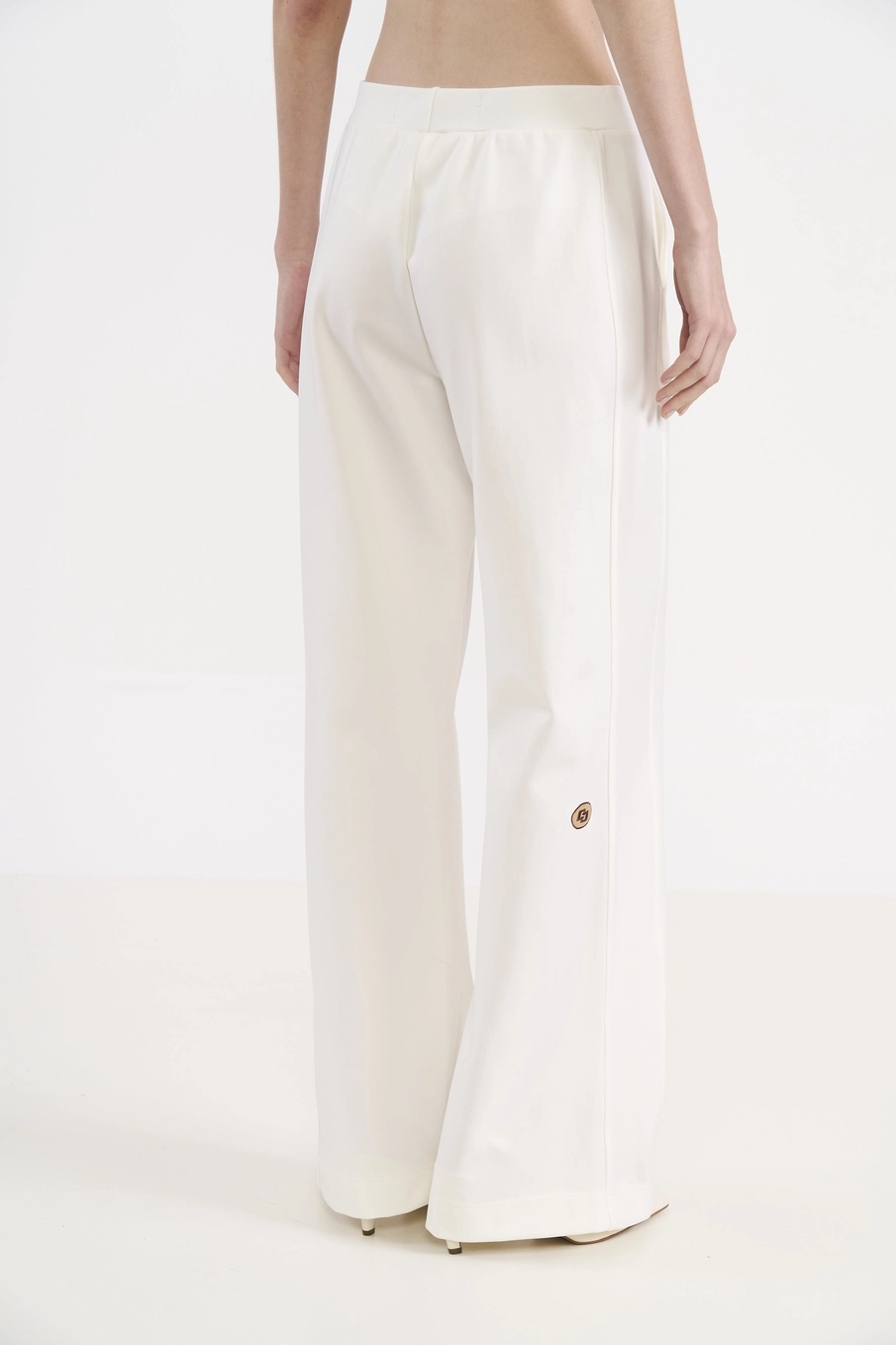 Calça Wide Leg Em Malha Tecnológica Off Shell