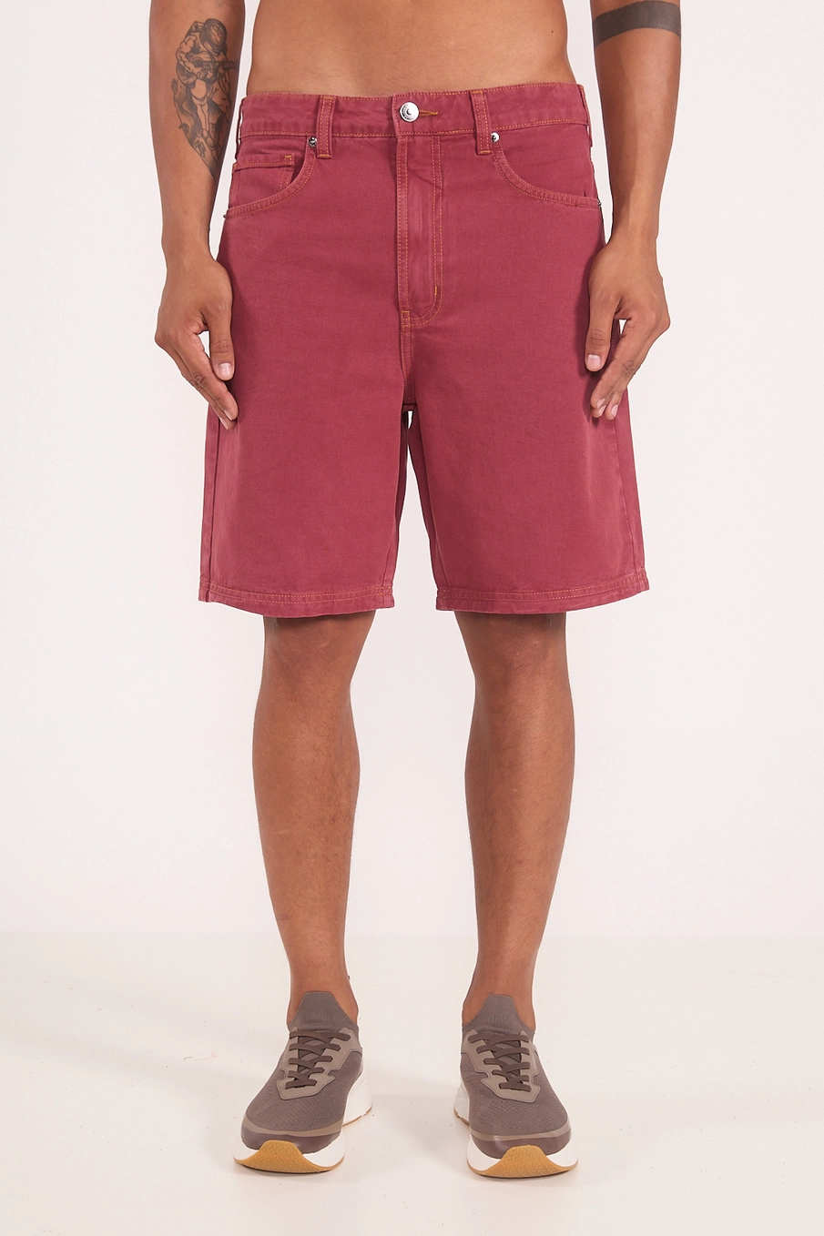 Bermuda Reta Masculina Em Sarja Vermelho