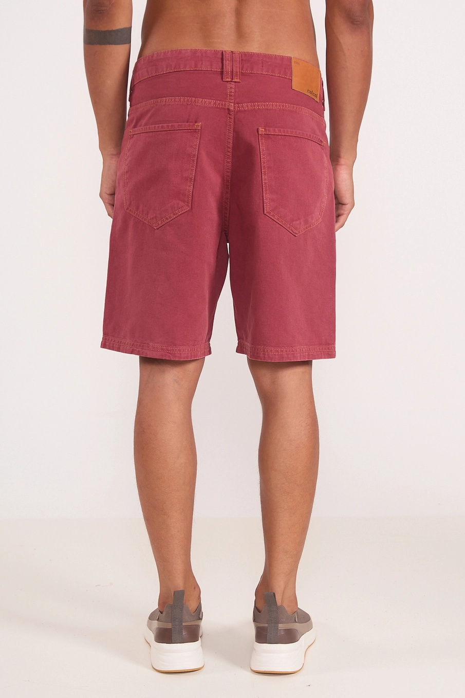 Bermuda Reta Masculina Em Sarja Vermelho
