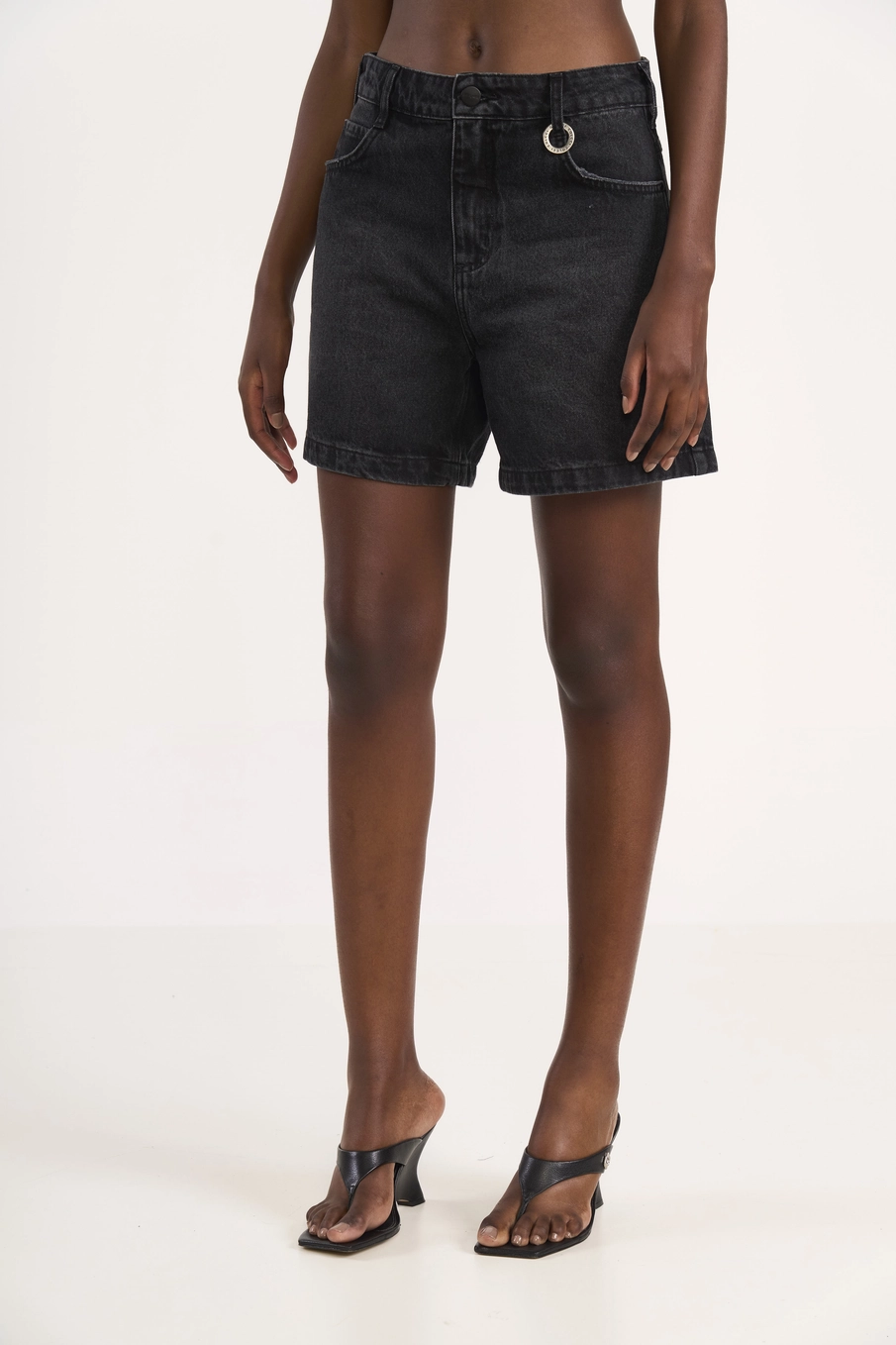 Bermuda Jeans Reta Jade Indigo Preto