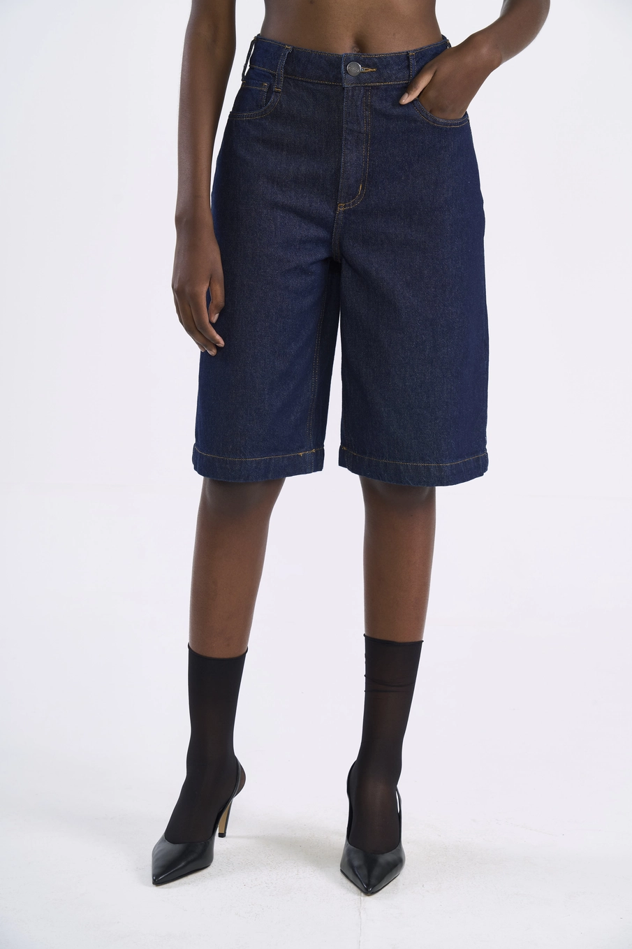 Bermuda Jeans Mom Reta Índigo