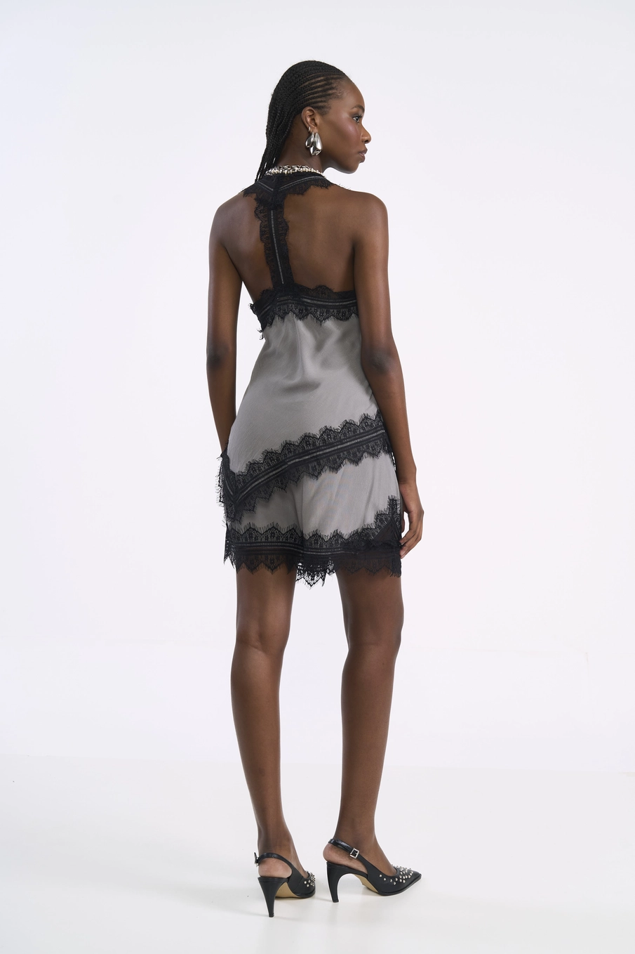 Short Feminino De Viscose Fluido Com Renda Cinza