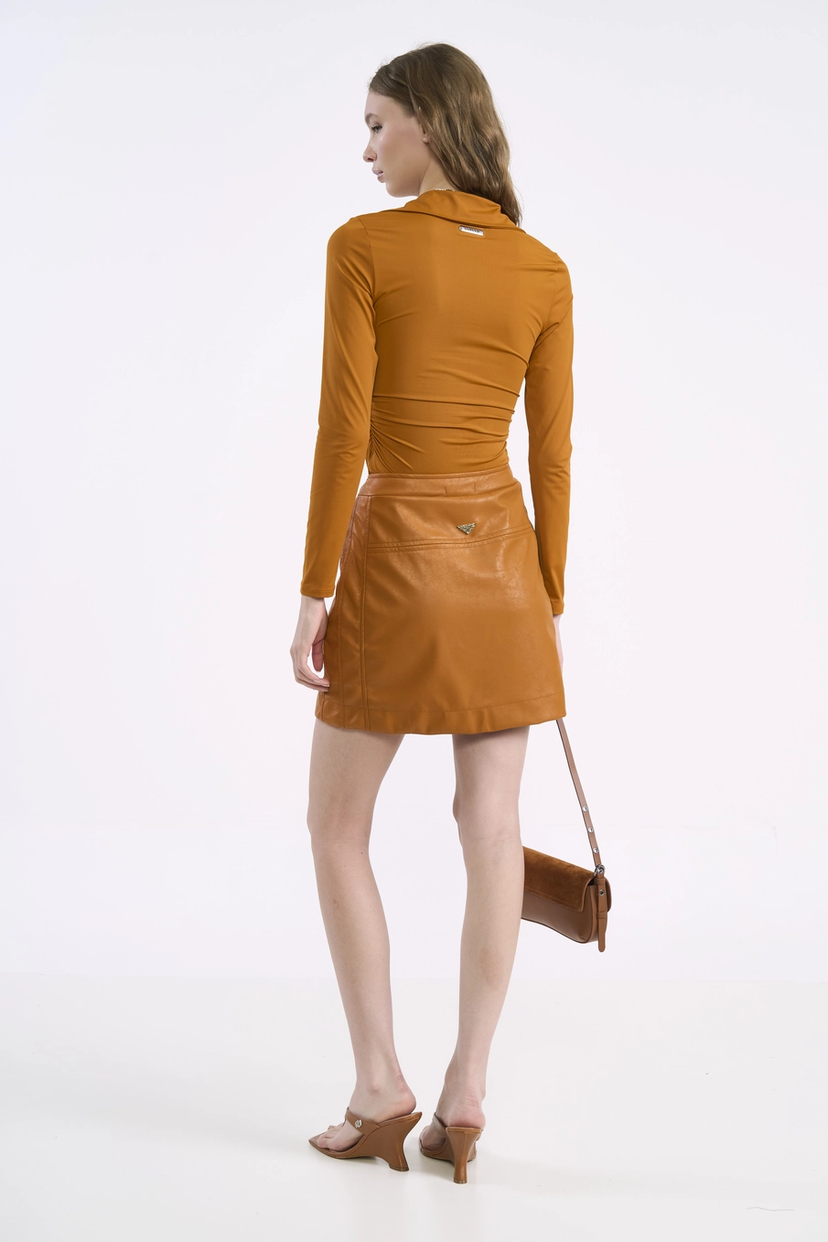 Saia Mini Em Pu Com Transpasse Assimétrico Amarelo Pumpkin