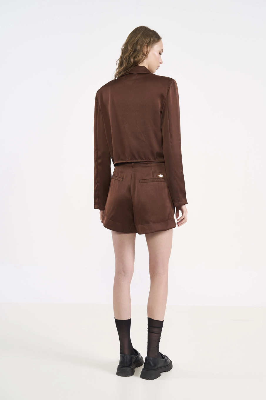 Short Alfaiataria Acetinado Marrom