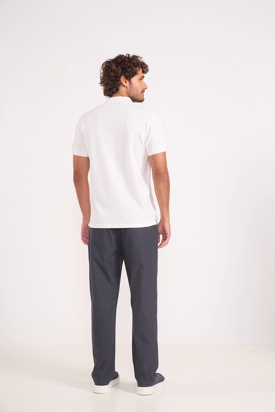 Camisa Polo Masculina Com Patch Metálico Off Shell