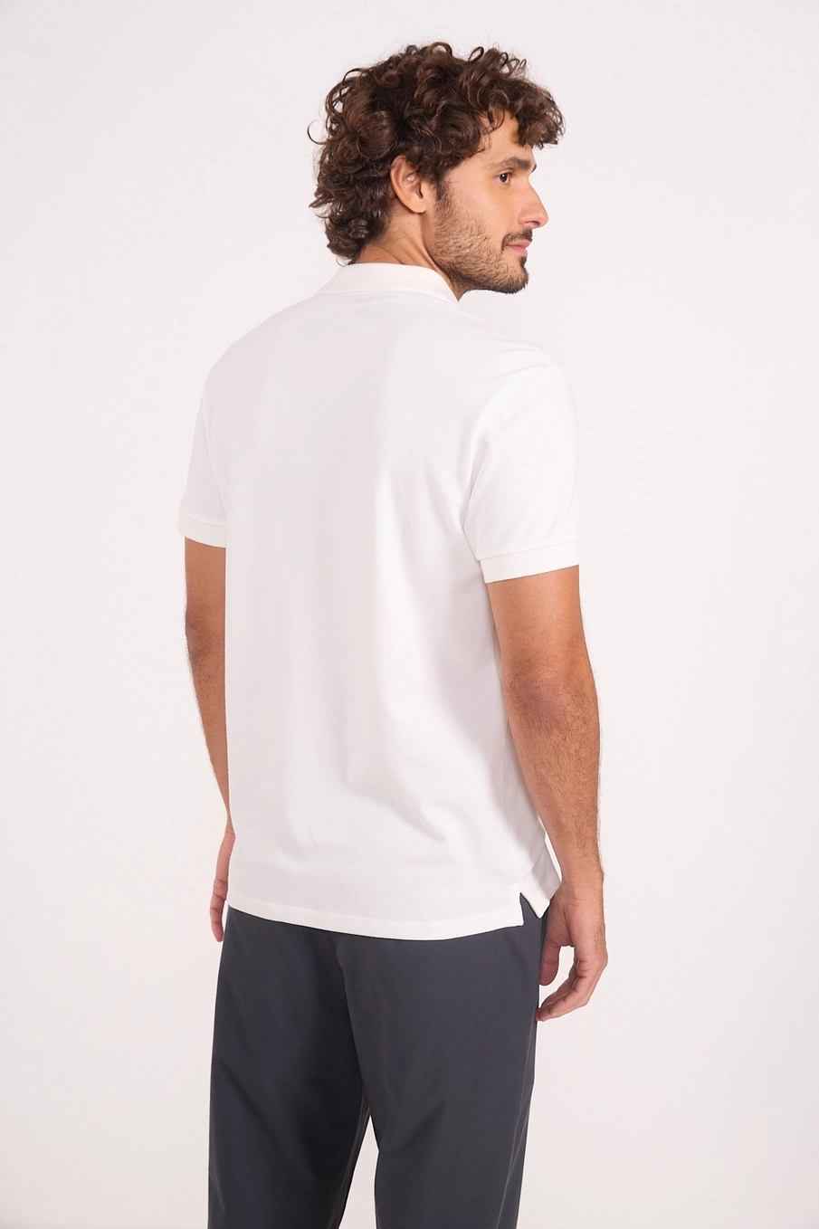 Camisa Polo Masculina Com Patch Metálico Off Shell