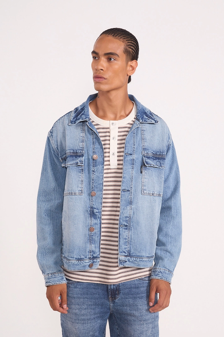 Jaqueta Jeans Trucker Com Bolsos | Colcci