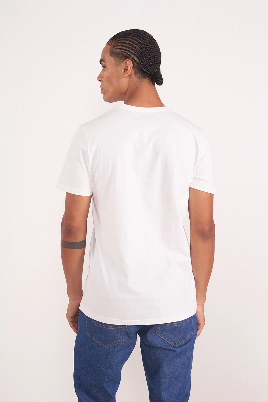 Camiseta Básica Com Estampa Frontal Off Shell