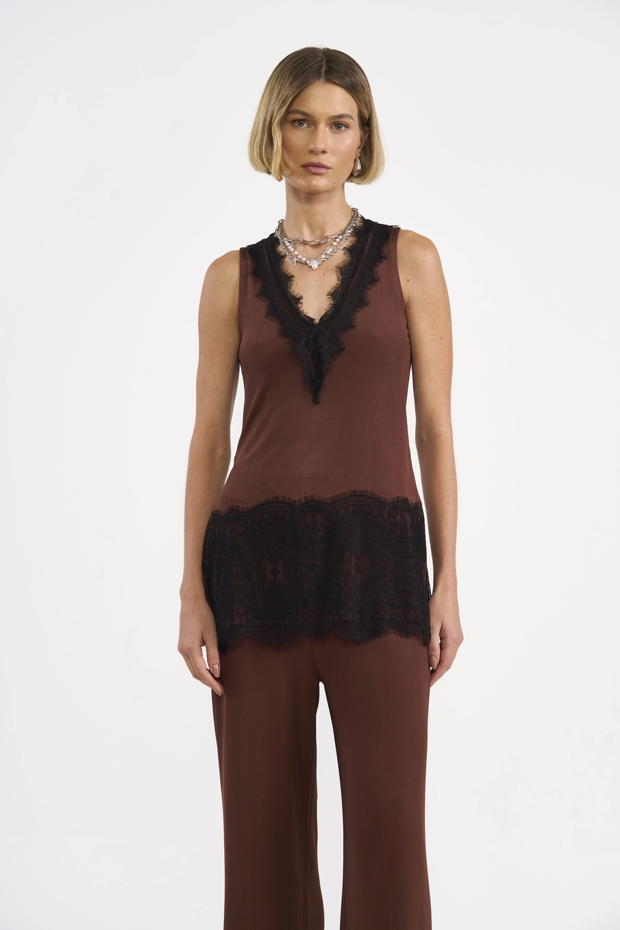 Blusa Regata Com Renda Marrom