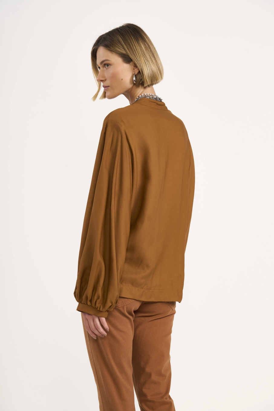 Camisa Fluida Mangas Bufantes Marrom