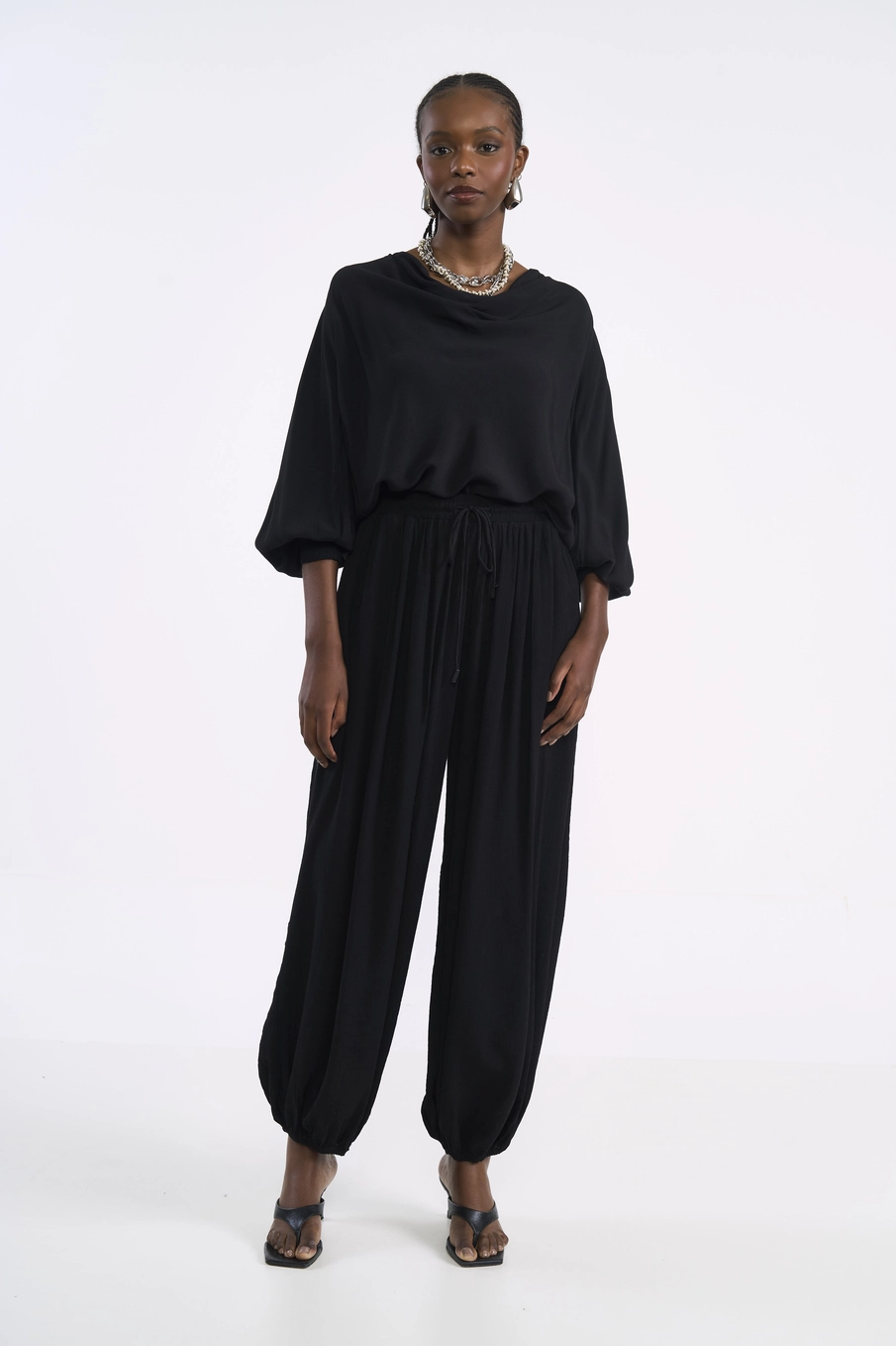 Blusa Com Costas Abertas E Amarração Preto