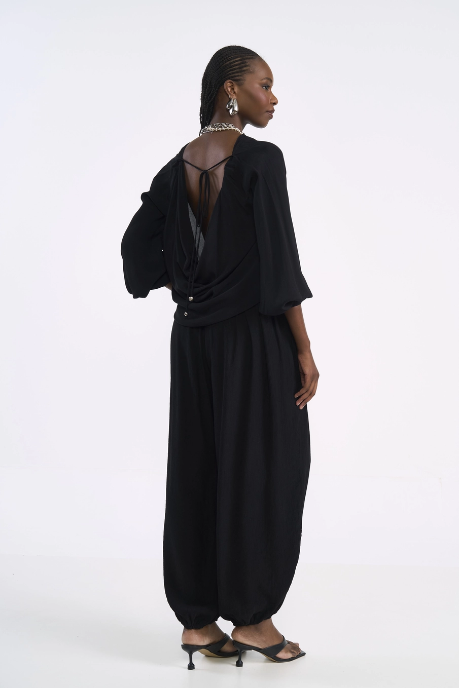 Blusa Com Costas Abertas E Amarração Preto
