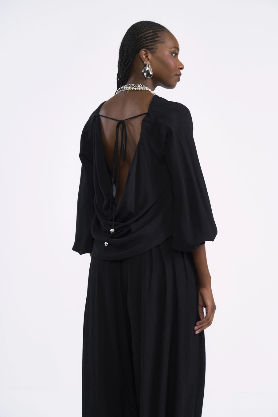 Blusa Com Costas Abertas E Amarração Preto
