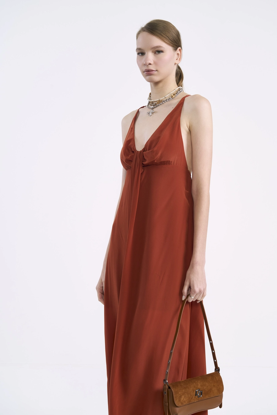 Vestido Longo Fluido Frente Única Marrom