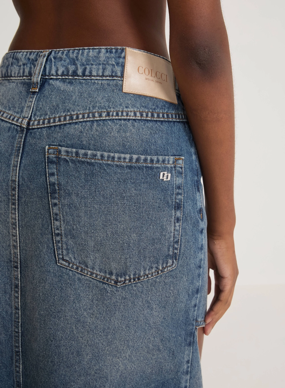 Saia Jeans Midi Com Fenda Assimétrica Índigo
