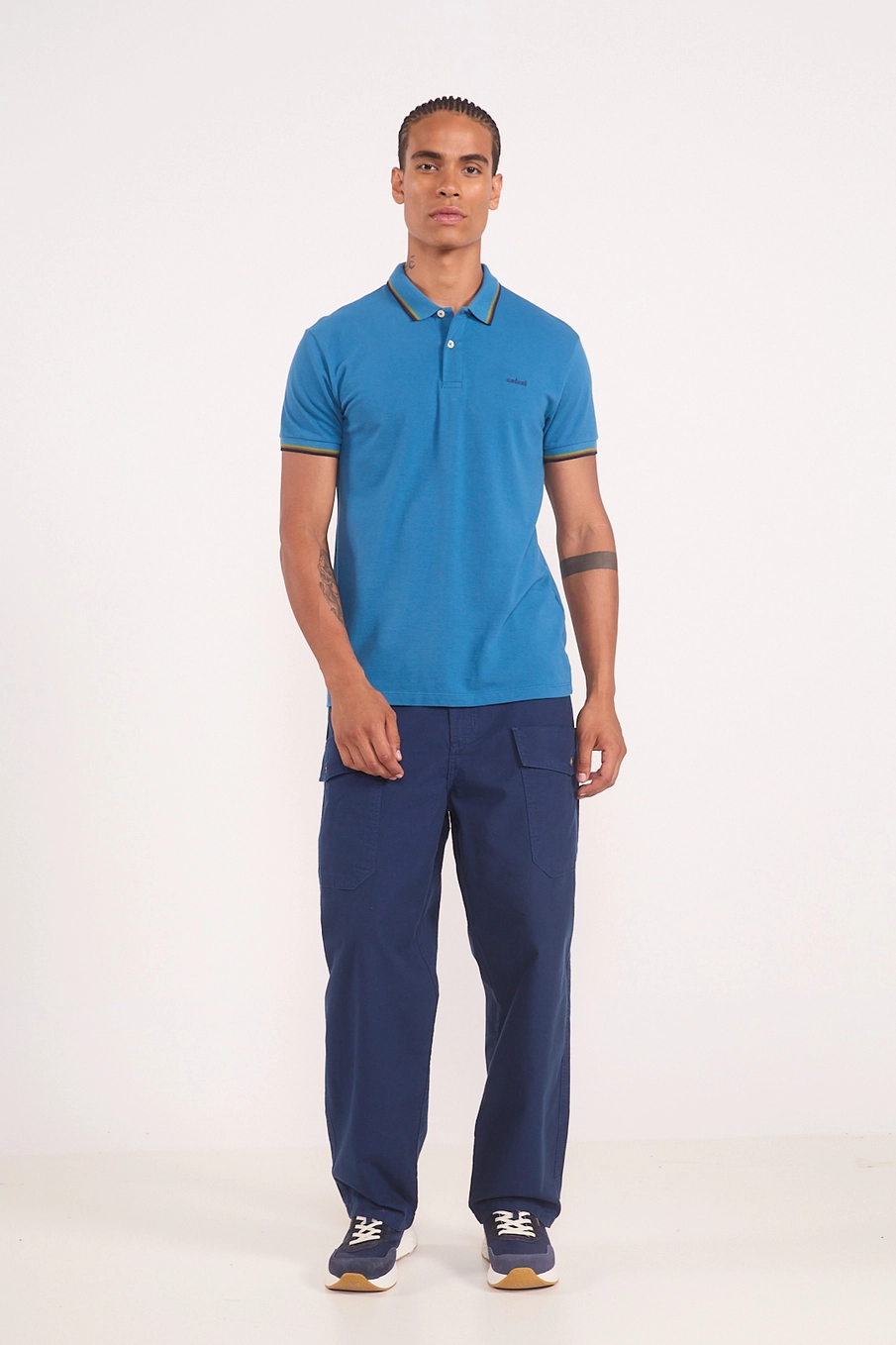 Polo Masculina Em Algodão Com Frisos Contrastantes Azul