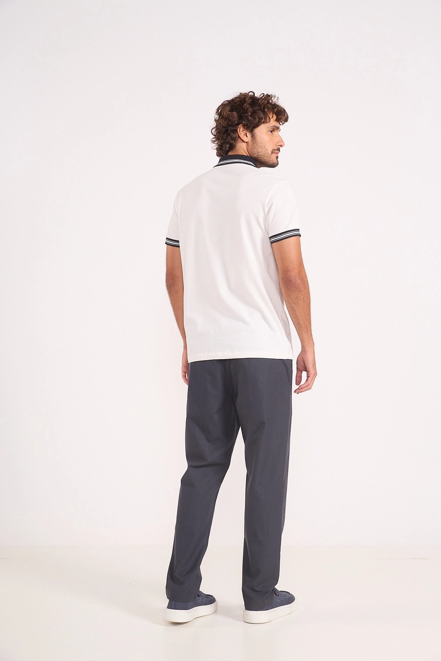 Polo Masculina Com Detalhe Em Listras Off Shell